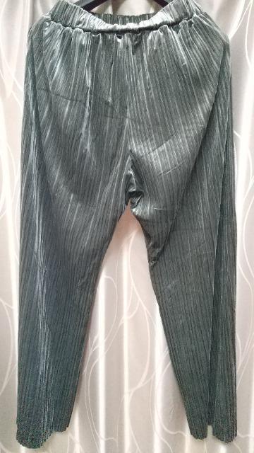 LOWRYS FARMのパンツ◆◆ランダムプリーツ◆グレー系 < ブランド  LOWRYS FARMのパンツ◆◆ランダムプリーツ◆グレー系 < ブランドの