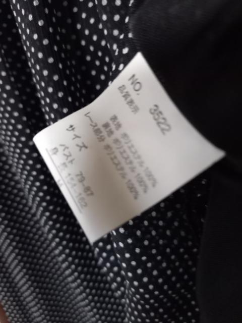 超美品★ChouChou(Mサイズ)ワンピースモノトーン水玉&リボン < 女性ファッション  超美品★ChouChou(Mサイズ)ワンピースモノトーン水玉&リボン < 女性ファッションの