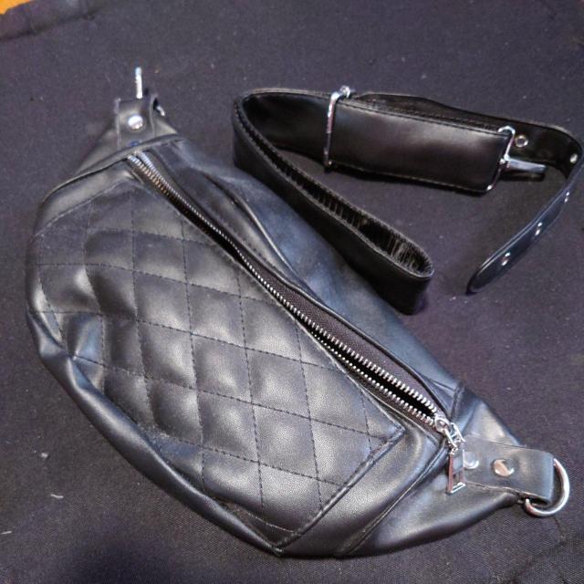 ウエストバッグ BLACK < 女性ファッション  ウエストバッグ BLACK  < 女性ファッションの