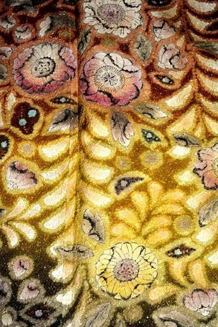 振袖 中古 最高峰 新品同様 暈し染め 金通し地 辻が花 楓 藤 花柄 身丈167.5cm 裄丈65.5cm 正絹 T3652 < 女性ファッション  振袖 中古 最高峰 新品同様 暈し染め 金通し地 辻が花 楓 藤 花柄 身丈167.5cm 裄丈65.5cm 正絹 T3652 < 女性ファッションの