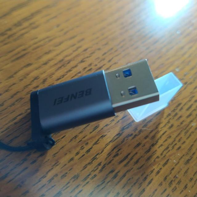 �y���g�p�i��10Gbps�Ή��z��USB Type-A - USB-C�A�_�v�^�[�� �� �Ɠd/AV�� 