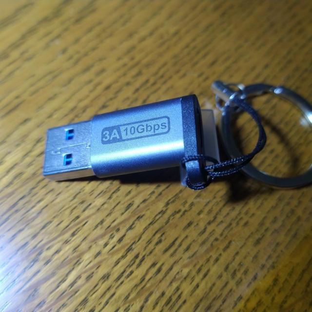 �y���g�p�i��10Gbps�Ή��z��USB Type-A - USB-C�A�_�v�^�[�� �� �Ɠd/AV�� 