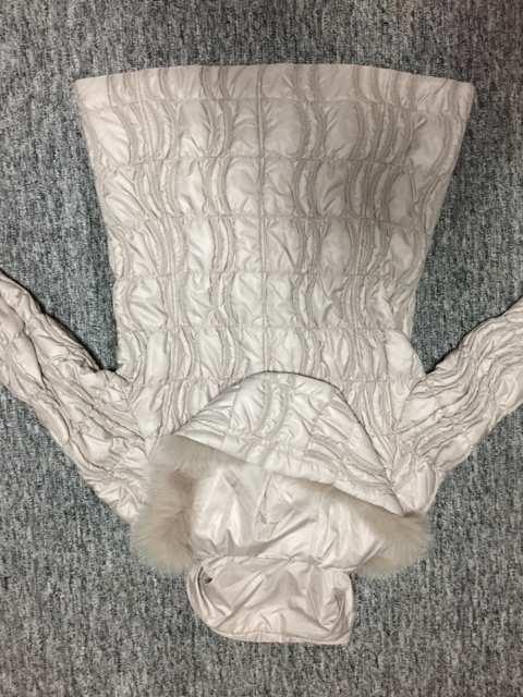 フェイクダウンコート 美シルエット 薄ベージュ スタンドカラー < 女性ファッション  フェイクダウンコート 美シルエット 薄ベージュ スタンドカラー < 女性ファッションの