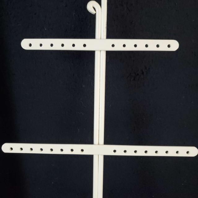 込み★未使用訳あり★ピアス24組掛け!!ずっしり重い!ピアススタンド★ < 女性アクセサリー/時計 込み★未使用訳あり★ピアス24組掛け!!ずっしり重い!ピアススタンド★ < 女性アクセサリー/時計の