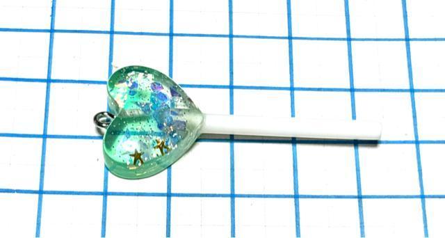 154 樹脂パーツ 1個 緑色のハート型ロリポップのチャーム キャンディー 飴◯ < ペット/手芸/園芸 154 樹脂パーツ 1個 緑色のハート型ロリポップのチャーム キャンディー 飴◯ < ペット/手芸/園芸の