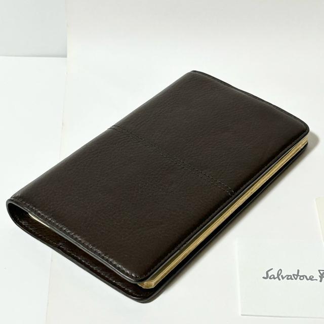 ɔi Salvatore Ferragamo tFK U[  蒠Jo[ XPW[  uh 