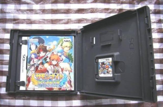 DS サモンナイト ツインエイジ 精霊たちの共鳴 ハガキ 攻略本セット パーフェクトガイド Summon Night < ゲーム本体/ソフト DS サモンナイト ツインエイジ 精霊たちの共鳴 ハガキ 攻略本セット パーフェクトガイド Summon Night < ゲーム本体/ソフトの