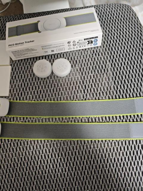 PICO Motion Tracker 2個 < PC本体/周辺機器 PICO Motion Tracker 2個 < PC本体/周辺機器の