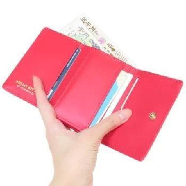 ハローキティ 財布 ダイカット 口金財布 がま口 三つ折り ウォレット サンリオ < 女性ファッション ハローキティ 財布 ダイカット 口金財布 がま口 三つ折り ウォレット サンリオ < 女性ファッションの