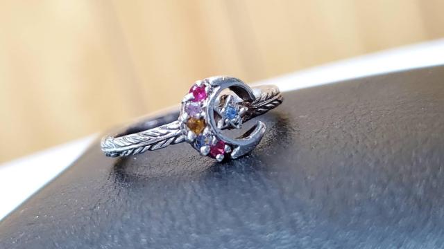 正規 ローリーロドキン マルチカラー クレセントムーン スター エングレイブド リング 10号 mixカラーサファイア SV925 < ブランド  正規 ローリーロドキン マルチカラー クレセントムーン スター エングレイブド リング 10号 mixカラーサファイア SV925 < ブランドの