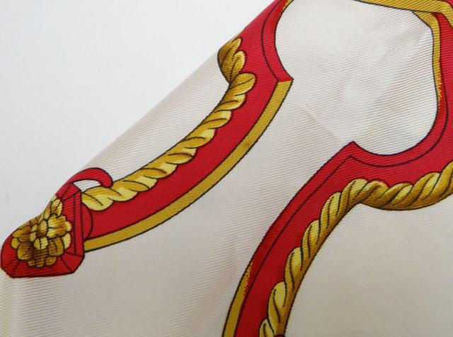 HERMES エルメス カレ90 SPRINGS 馬車柄 シルクスカーフ ホワイト系マルチカラー<USED>【送料無料】 < ブランド  HERMES エルメス カレ90 SPRINGS 馬車柄 シルクスカーフ ホワイト系マルチカラー<USED>【送料無料】 < ブランドの