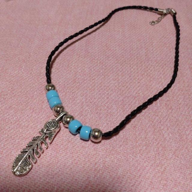 シルバー色羽モチーフとビーズネックレス < 男性アクセサリー/時計  シルバー色羽モチーフとビーズネックレス  < 男性アクセサリー/時計の