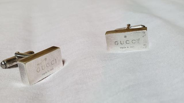 正規 レア グッチ ヴィンテージ ブランドロゴ文字 スクエアカフス SVアイコンカフリンクス クラシックエンブレム ブロックボタン < ブランド  正規 レア グッチ ヴィンテージ ブランドロゴ文字 スクエアカフス SVアイコンカフリンクス クラシックエンブレム ブロックボタン < ブランドの