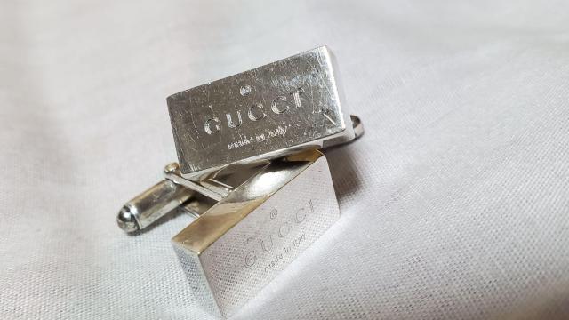 正規 レア グッチ ヴィンテージ ブランドロゴ文字 スクエアカフス SVアイコンカフリンクス クラシックエンブレム ブロックボタン < ブランド  正規 レア グッチ ヴィンテージ ブランドロゴ文字 スクエアカフス SVアイコンカフリンクス クラシックエンブレム ブロックボタン < ブランドの