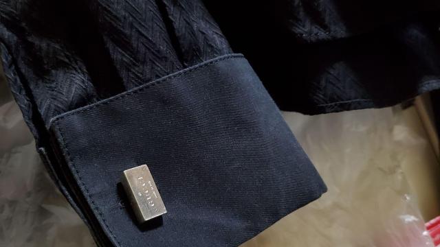 正規 レア グッチ ヴィンテージ ブランドロゴ文字 スクエアカフス SVアイコンカフリンクス クラシックエンブレム ブロックボタン < ブランド  正規 レア グッチ ヴィンテージ ブランドロゴ文字 スクエアカフス SVアイコンカフリンクス クラシックエンブレム ブロックボタン < ブランドの