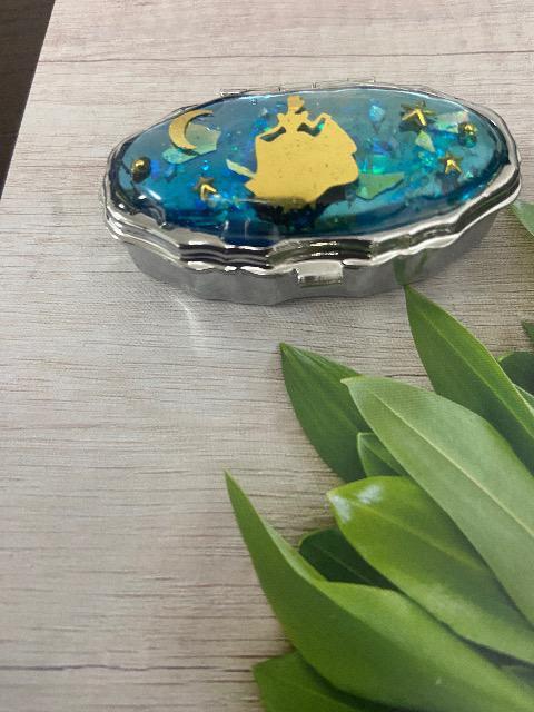 ハンドメイド レジンで作ったピルケース シンデレラ < 女性ファッション  ハンドメイド レジンで作ったピルケース シンデレラ < 女性ファッションの