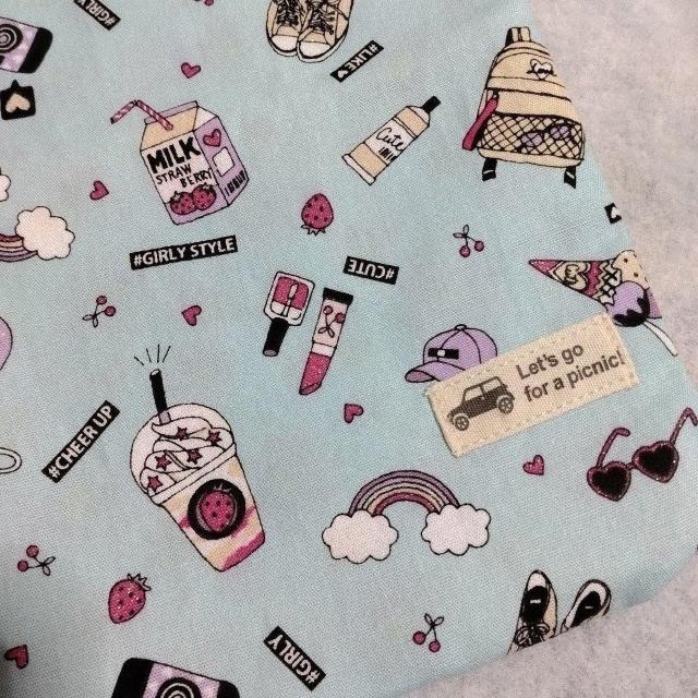 ★ハンドメイド★小さめ巾着★ポップ柄★小物入れ★化粧ポーチなどに < 女性ファッション ★ハンドメイド★小さめ巾着★ポップ柄★小物入れ★化粧ポーチなどに < 女性ファッションの