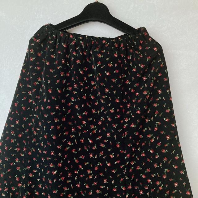 GU ジーユー ゴシック クラシカル 小花柄 フレア ロングスカート 黒 赤 N2m < ブランド GU ジーユー ゴシック クラシカル 小花柄 フレア ロングスカート 黒 赤 N2m < ブランドの