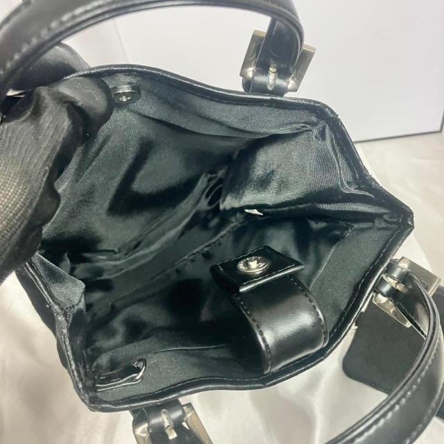 NINA RICCI ニナリッチ ミニバッグ ブラック 小銭入れ付き 箱付き < ブランド NINA RICCI ニナリッチ ミニバッグ ブラック 小銭入れ付き 箱付き < ブランドの