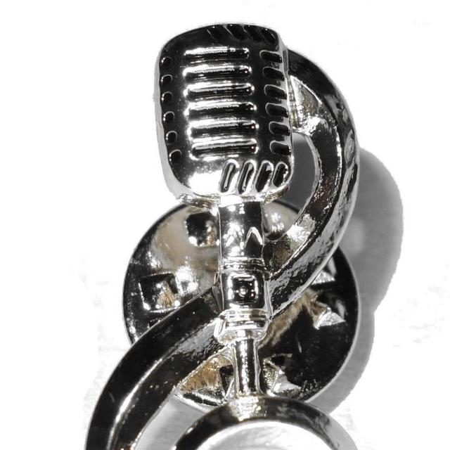 ガイコツマイク ト音記号 ピンバッジ バッジ ピンズ ピンブローチ ブローチ ラペルピン 銀色 シルバー色 < 男性アクセサリー/時計  ガイコツマイク ト音記号 ピンバッジ バッジ ピンズ ピンブローチ ブローチ ラペルピン 銀色 シルバー色 < 男性アクセサリー/時計の