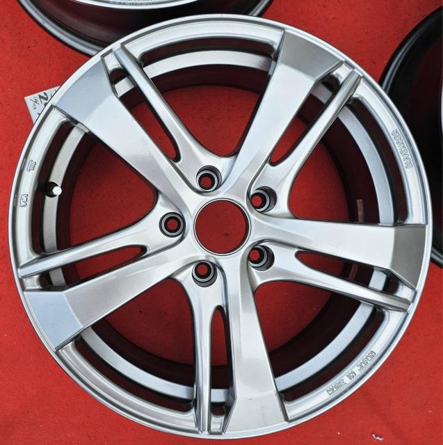 ブリヂストン SUVENCER AW5Sアルミホイール 17インチ7J+40 PCD114.3 ホイールのみ4本セツトプレウスα < 自動車/バイク ブリヂストン SUVENCER AW5Sアルミホイール 17インチ7J+40 PCD114.3 ホイールのみ4本セツトプレウスα < 自動車/バイク