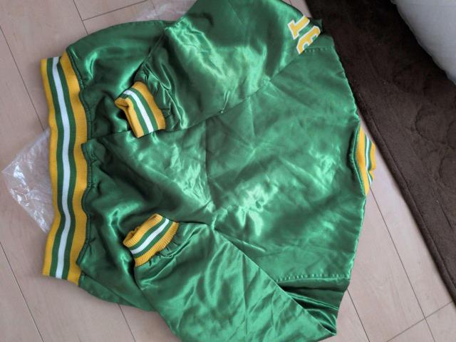 グリーンサテン スタジャン 16番 アメリカンヴィンテージ風 < 男性ファッション グリーンサテン スタジャン 16番 アメリカンヴィンテージ風 < 男性ファッションの