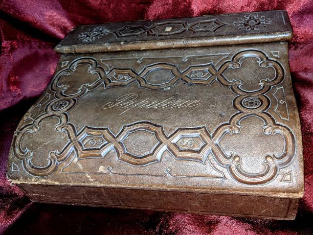 アンティーク 本革 レターボックス 骨董品 美術品 BOX 箱 ケース < インテリア/ライフ  アンティーク 本革 レターボックス 骨董品 美術品 BOX 箱 ケース < インテリア/ライフの