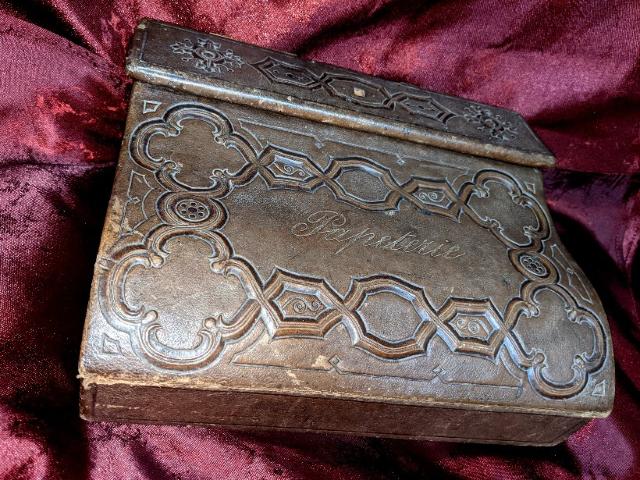 アンティーク 本革 レターボックス 骨董品 美術品 BOX 箱 ケース < インテリア/ライフ  アンティーク 本革 レターボックス 骨董品 美術品 BOX 箱 ケース < インテリア/ライフの