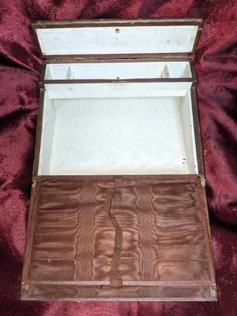 アンティーク 本革 レターボックス 骨董品 美術品 BOX 箱 ケース < インテリア/ライフ  アンティーク 本革 レターボックス 骨董品 美術品 BOX 箱 ケース < インテリア/ライフの