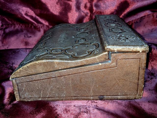 アンティーク 本革 レターボックス 骨董品 美術品 BOX 箱 ケース < インテリア/ライフ  アンティーク 本革 レターボックス 骨董品 美術品 BOX 箱 ケース < インテリア/ライフの