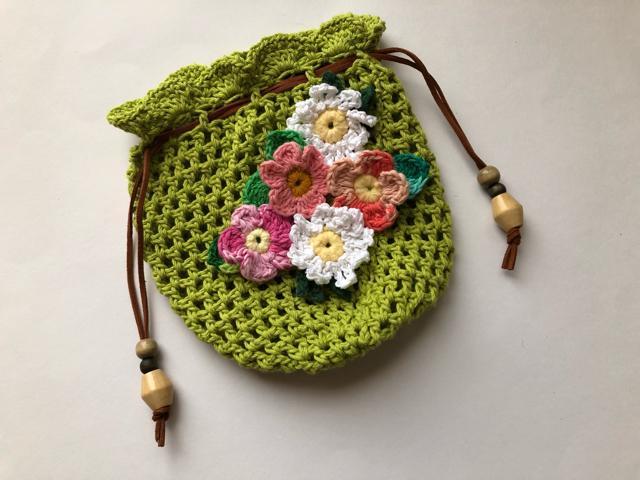 ハンドメイド ポーチ 真っ白なマーガレットとカラフルお花♪ コットン リンネル < 女性ファッション  ハンドメイド ポーチ 真っ白なマーガレットとカラフルお花♪ コットン リンネル < 女性ファッションの