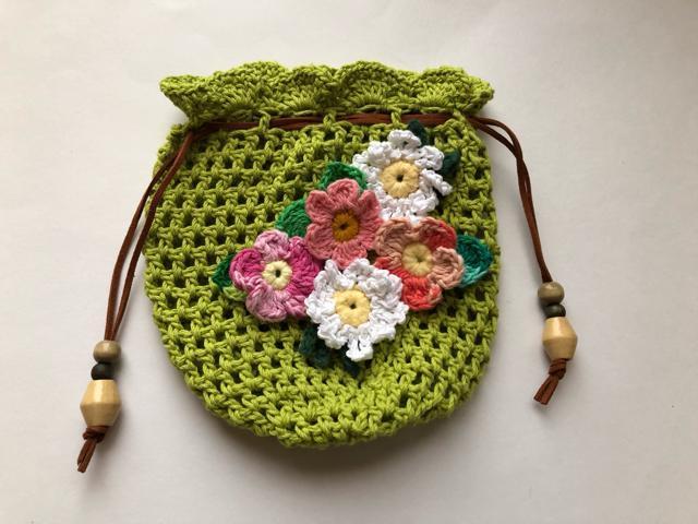 ハンドメイド ポーチ 真っ白なマーガレットとカラフルお花♪ コットン リンネル < 女性ファッション  ハンドメイド ポーチ 真っ白なマーガレットとカラフルお花♪ コットン リンネル < 女性ファッションの