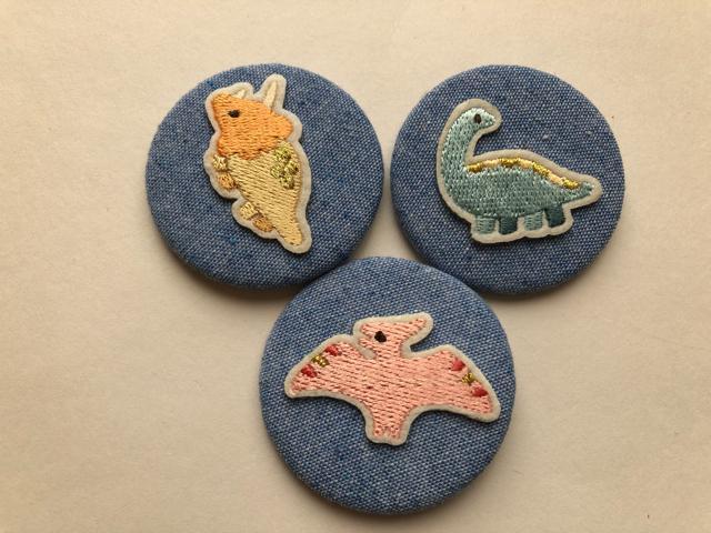 ハンドメイド 缶バッジ 恐竜 保育園 幼稚園 入園準備 プレゼント < 女性ファッション  ハンドメイド 缶バッジ 恐竜 保育園 幼稚園 入園準備 プレゼント  < 女性ファッションの
