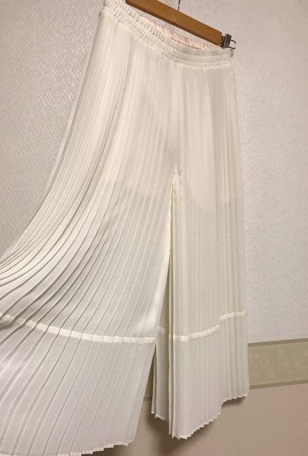 VONDEL プリーツパンツ  白  日本製 未使用 タグ付き < 女性ファッション  VONDEL プリーツパンツ  白  日本製 未使用 タグ付き < 女性ファッションの