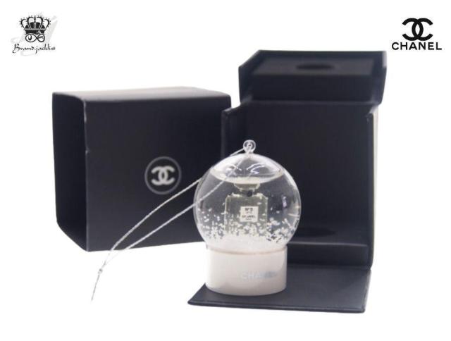 シャネル ノベルティ N°5 ロー ミニスノードーム L'EAU 香水瓶 ストラップ付き CHANEL BEAUTE【正規品】 < ブランド  シャネル ノベルティ N°5 ロー ミニスノードーム L'EAU 香水瓶 ストラップ付き CHANEL BEAUTE【正規品】  < ブランドの