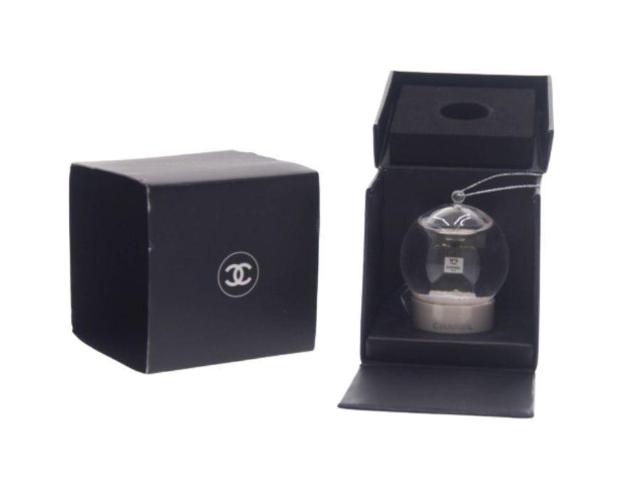 シャネル ノベルティ N°5 ロー ミニスノードーム L'EAU 香水瓶 ストラップ付き CHANEL BEAUTE【正規品】 < ブランド  シャネル ノベルティ N°5 ロー ミニスノードーム L'EAU 香水瓶 ストラップ付き CHANEL BEAUTE【正規品】 < ブランドの