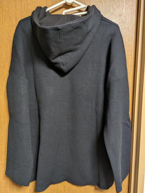 INDIVI昨季美品黒ダンボールニット素材ジャージ素材フード付きパーカー大きいサイズ13号12号アウタースエットパーカー < ブランド  INDIVI昨季美品黒ダンボールニット素材ジャージ素材フード付きパーカー大きいサイズ13号12号アウタースエットパーカー < ブランドの