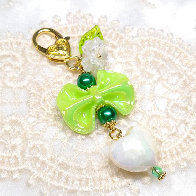 ハンドメイド☆キーホルダー☆リボンとハート☆黄緑 < 女性ファッション  ハンドメイド☆キーホルダー☆リボンとハート☆黄緑  < 女性ファッションの