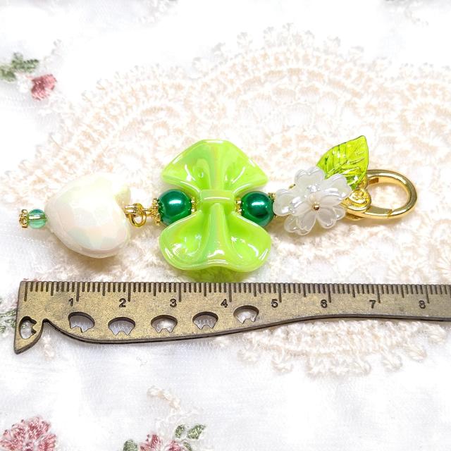ハンドメイド☆キーホルダー☆リボンとハート☆黄緑 < 女性ファッション  ハンドメイド☆キーホルダー☆リボンとハート☆黄緑 < 女性ファッションの