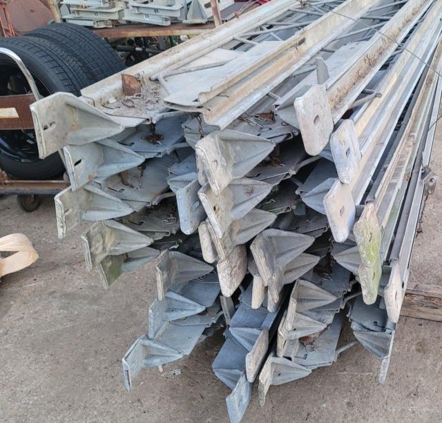 中古商品AXビーム ペコ 型枠保持材 トラス スラブ 軽量鉄骨 ペコビームハンガー 梁材 鉄骨倉庫 車庫 単管パイプ 足場 仮設 < インテリア/ライフ 中古商品AXビーム ペコ 型枠保持材 トラス スラブ 軽量鉄骨 ペコビームハンガー 梁材 鉄骨倉庫 車庫 単管パイプ 足場 仮設 < インテリア/ライフの