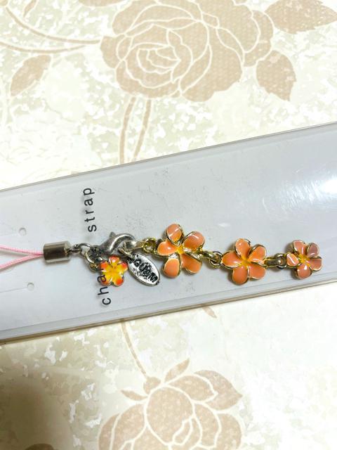プルメリアストラップ グアムで購入 新品 < 家電/AV  プルメリアストラップ グアムで購入 新品 < 家電/AVの