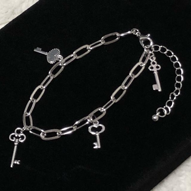 yVizL[`[WW`F[uXbg  ANZT[/v 