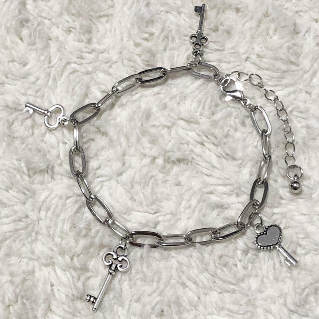 yVizL[`[WW`F[uXbg  ANZT[/v 