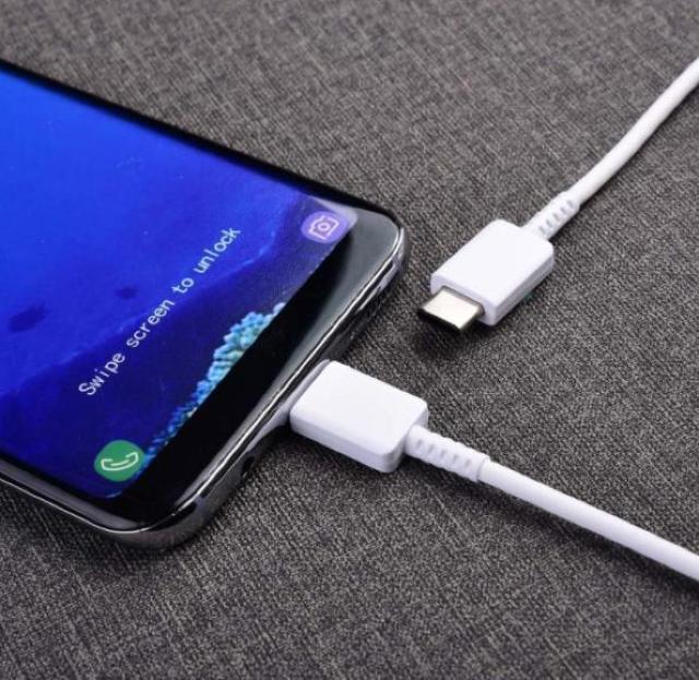 USB-C Type-C to Type-C 2m P[u PDΉ 3A }[d ubN  Ɠd/AV 