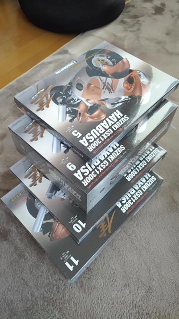 ☆週刊 SUZUKI GSX1300R HAYABUSA  ハヤブサ  隼  デアゴスティーニ  1号〜56号  抜け刊あり 新品 < ホビー  ☆週刊 SUZUKI GSX1300R HAYABUSA  ハヤブサ  隼  デアゴスティーニ  1号〜56号  抜け刊あり 新品 < ホビーの