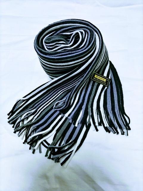 メンズ マフラー ストライプ 長さ196cm 匿名発送可 グレー 未使用近い 断捨離 < 男性ファッション  メンズ マフラー ストライプ 長さ196cm 匿名発送可 グレー 未使用近い 断捨離 < 男性ファッションの