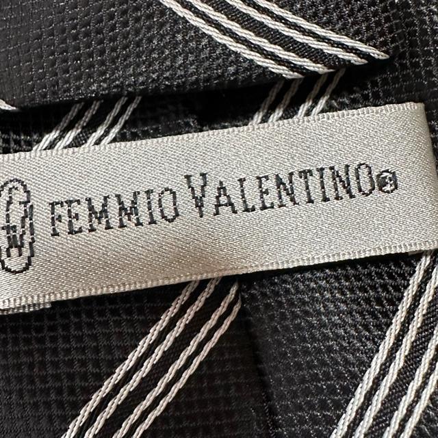 �����i�yFEMMIO VALENTINO�z�X�g���C�v�� �l�N�^�C �� �j���t�@�b�V������ 