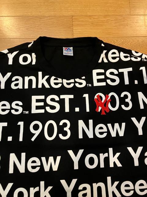 ニューヨーク・ヤンキース 総柄Tシャツ 大きいsize2XL used美品 < 男性ファッション  ニューヨーク・ヤンキース 総柄Tシャツ 大きいsize2XL used美品 < 男性ファッションの