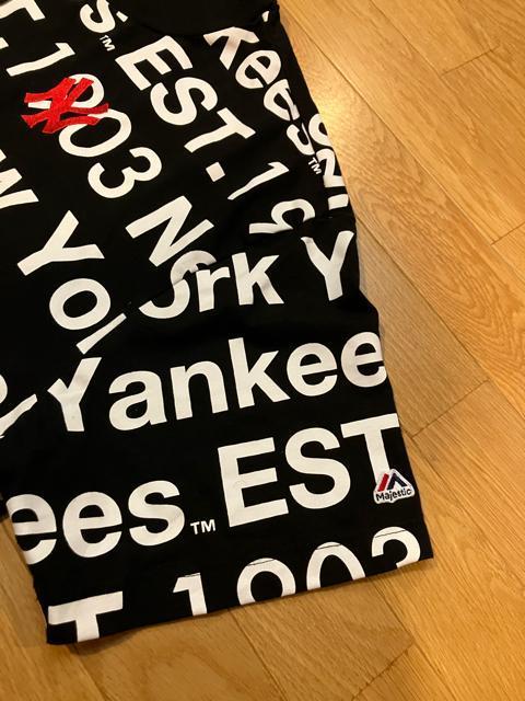 ニューヨーク・ヤンキース 総柄Tシャツ 大きいsize2XL used美品 < 男性ファッション  ニューヨーク・ヤンキース 総柄Tシャツ 大きいsize2XL used美品 < 男性ファッションの