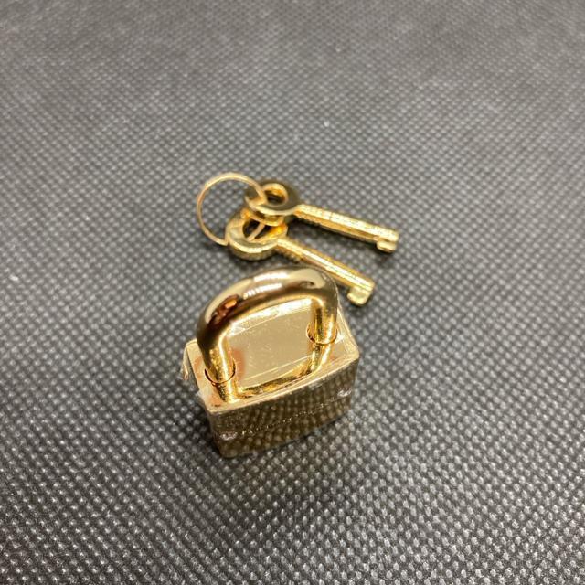  Samantha Thavasa T}T^oT 싞  uh 